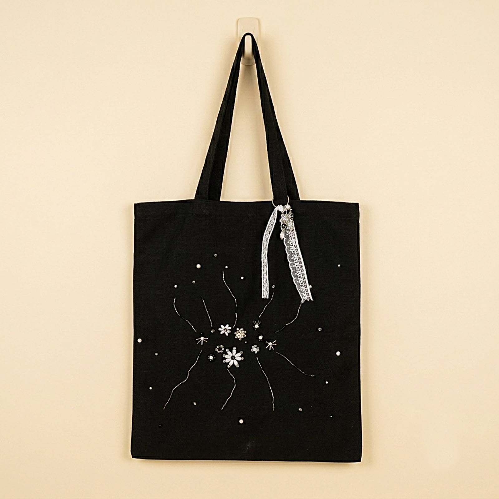 Black Pearl Tote Bag - Image 1